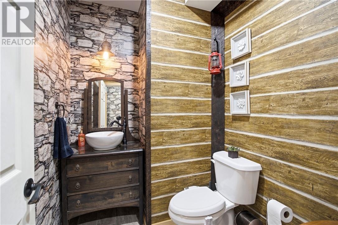 437 MACLEAN Road - 12