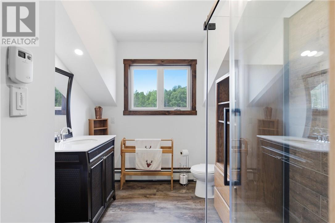 437 MACLEAN Road - 20
