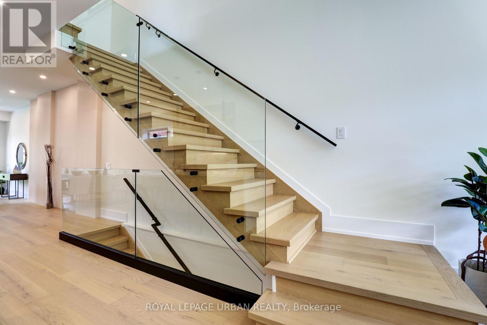 128 FLOYD AVENUE - 18