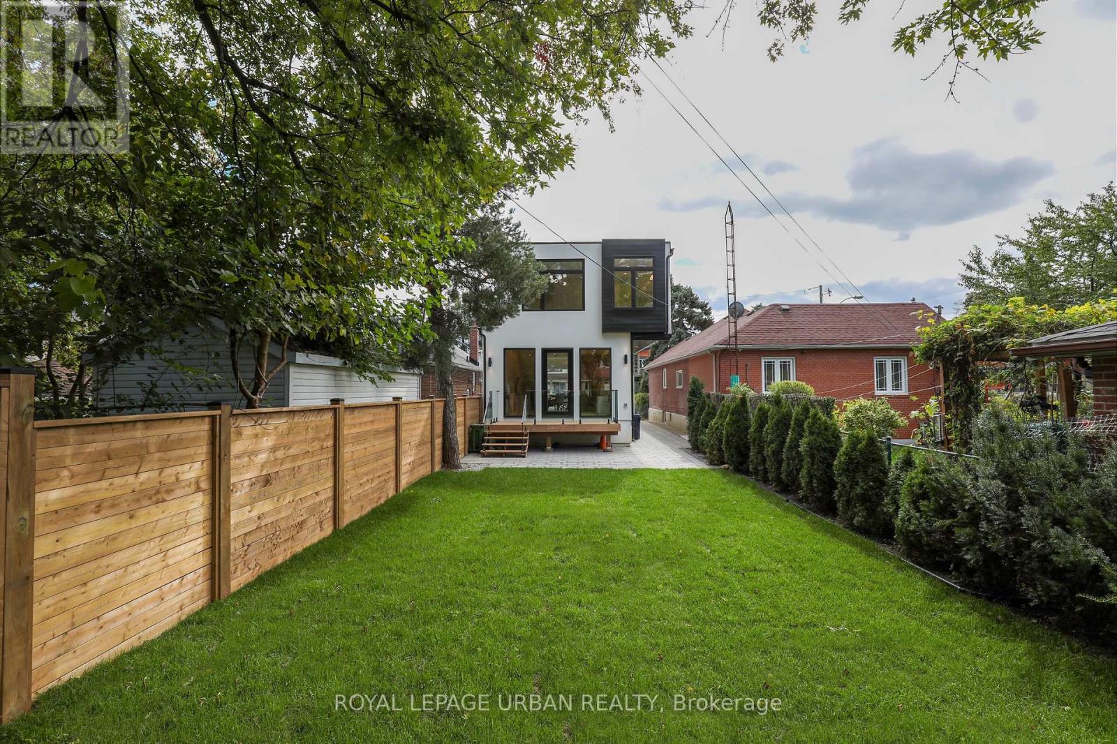 128 FLOYD AVENUE - 32