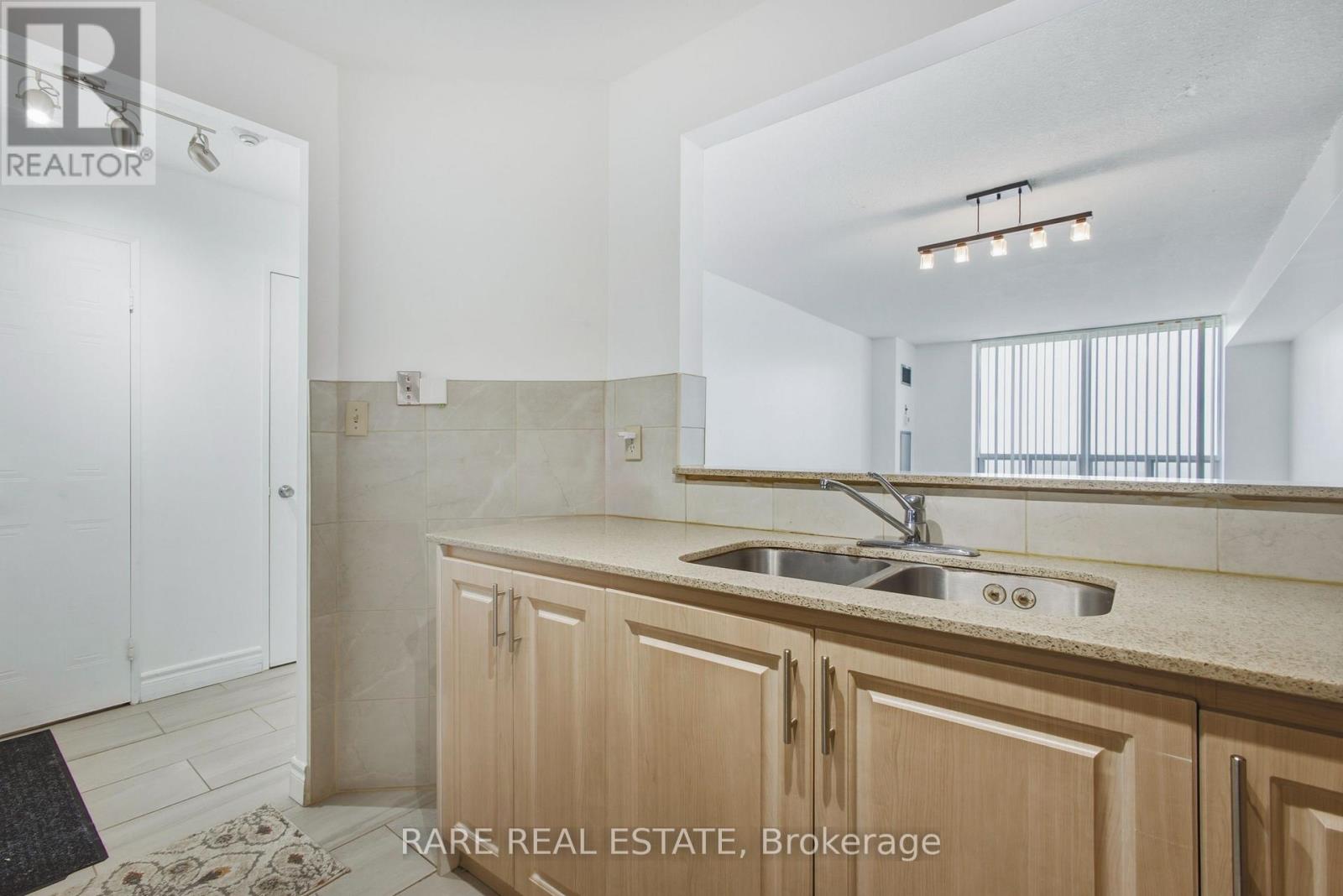 #1807 400 MCLEVIN AVENUE - Image 11