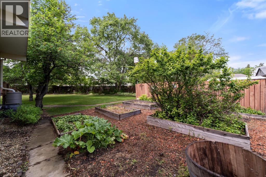 6314 43A Avenue Close - 11