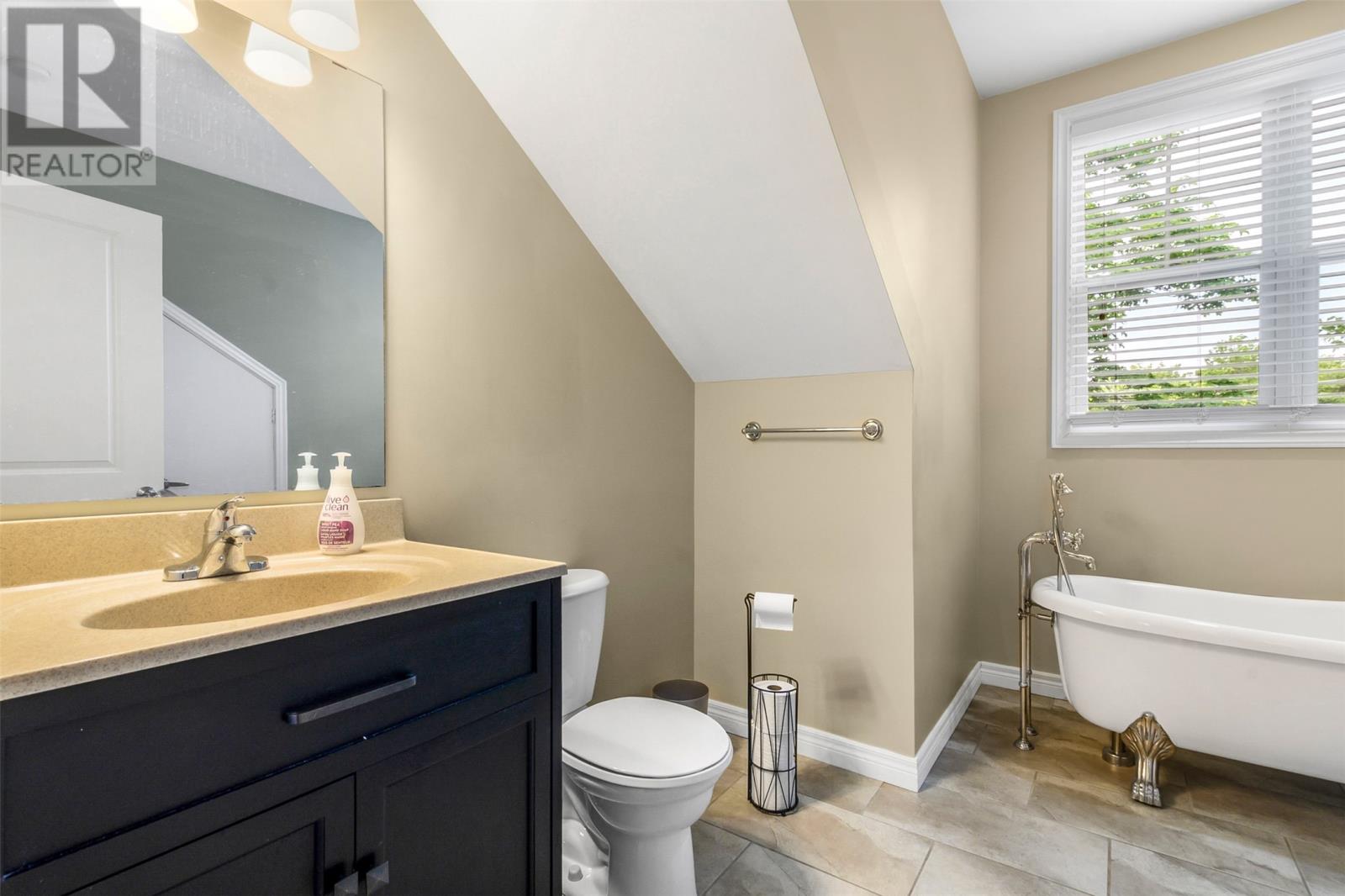 #205 70 Freshwater Road - Image 22