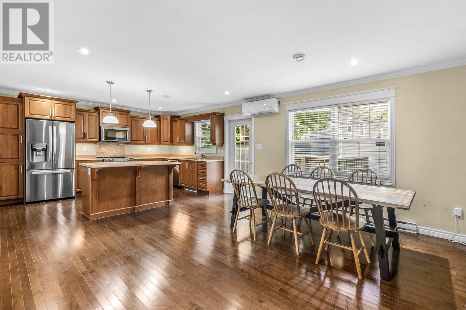 #205 70 Freshwater Road - Image 4