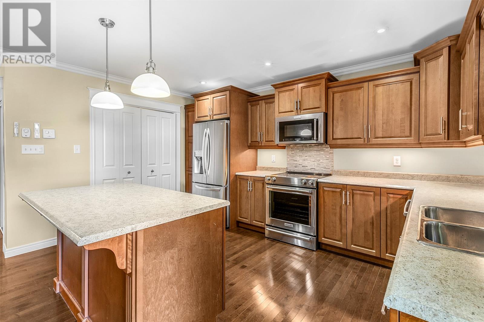 #205 70 Freshwater Road - Image 6