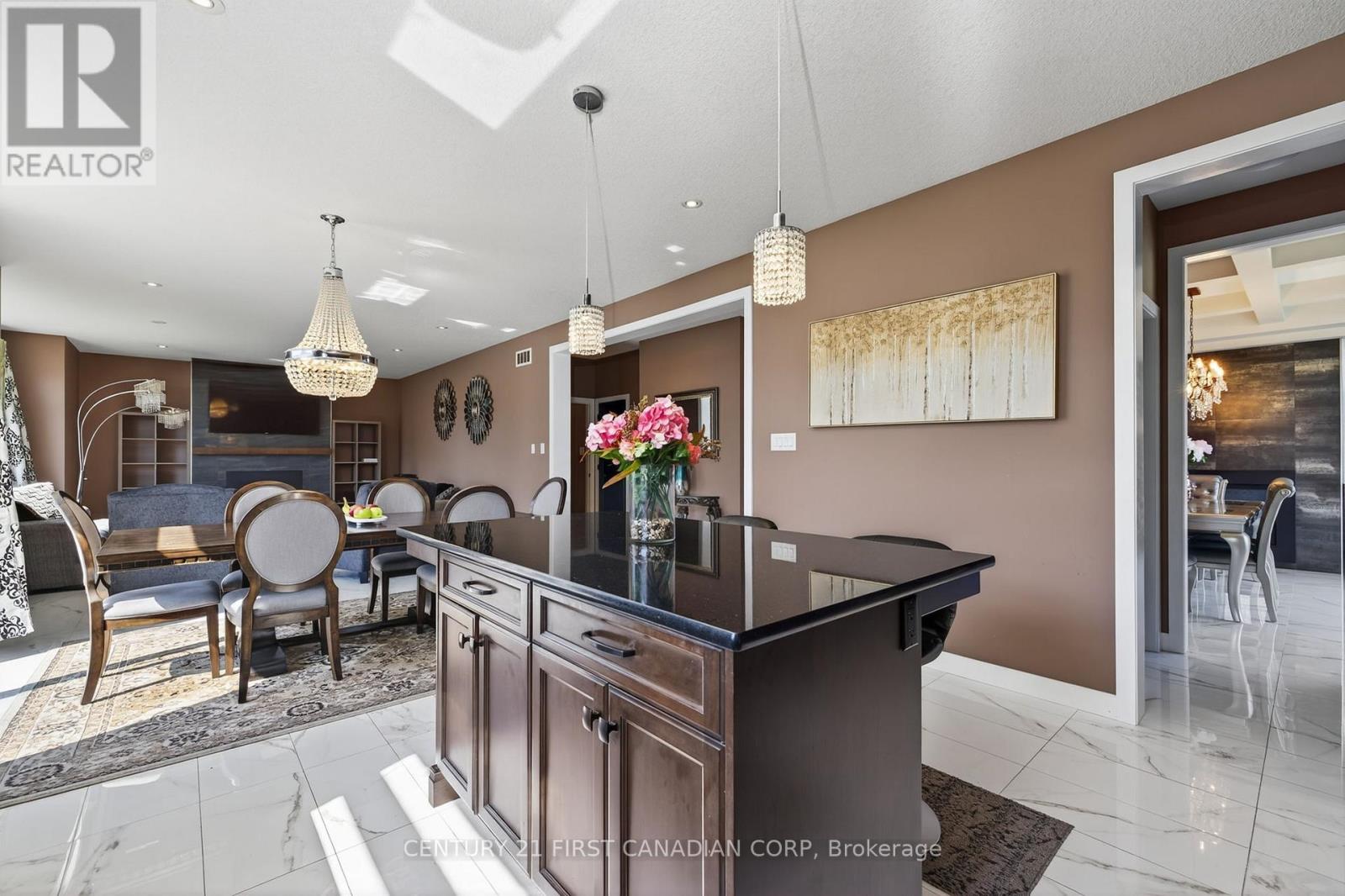 703 ZAIFMAN CIRCLE - 16