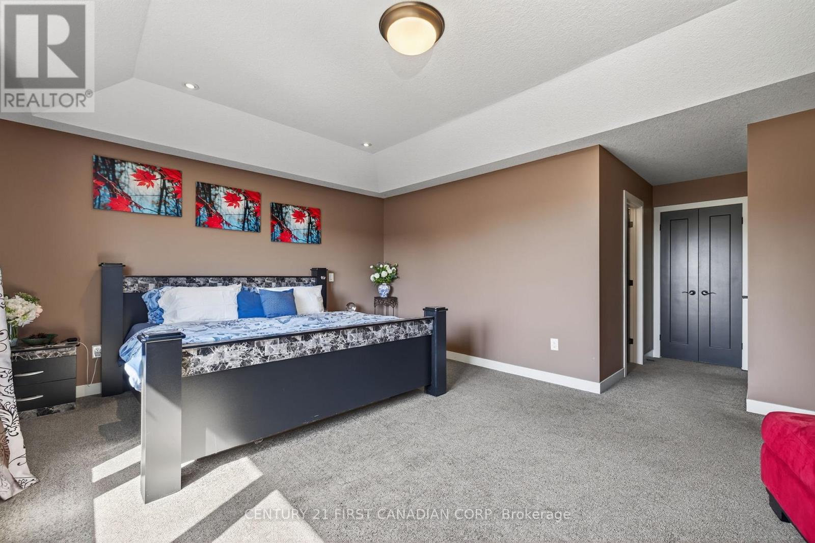 703 ZAIFMAN CIRCLE - 20