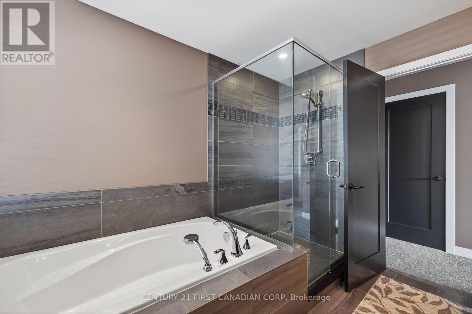 703 ZAIFMAN CIRCLE - 22
