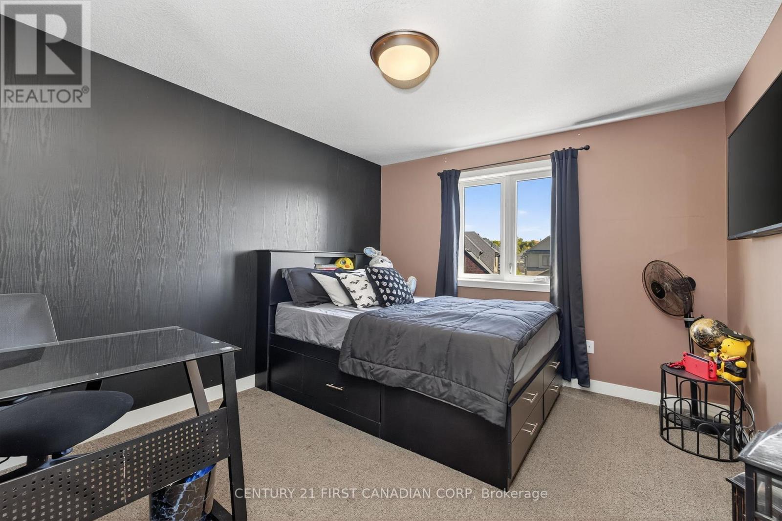 703 ZAIFMAN CIRCLE - 23