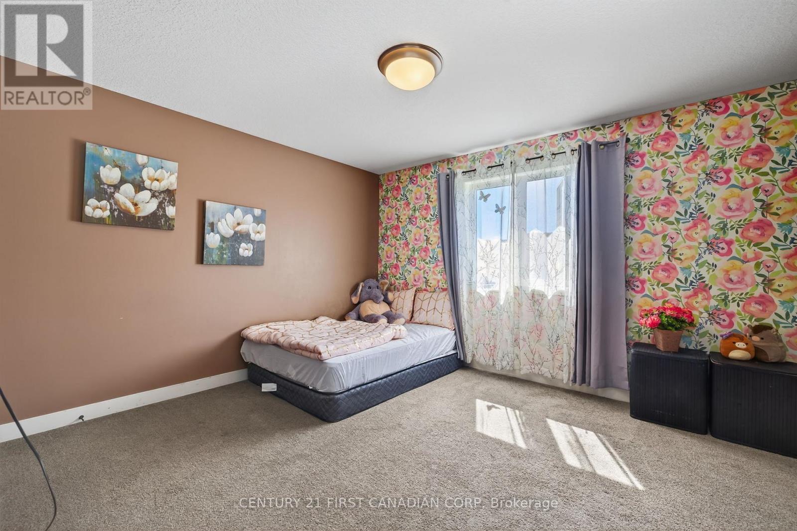 703 ZAIFMAN CIRCLE - 27