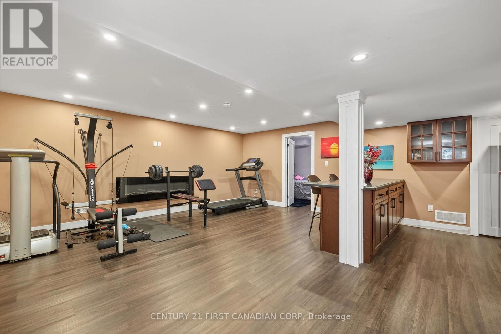 703 ZAIFMAN CIRCLE - 31