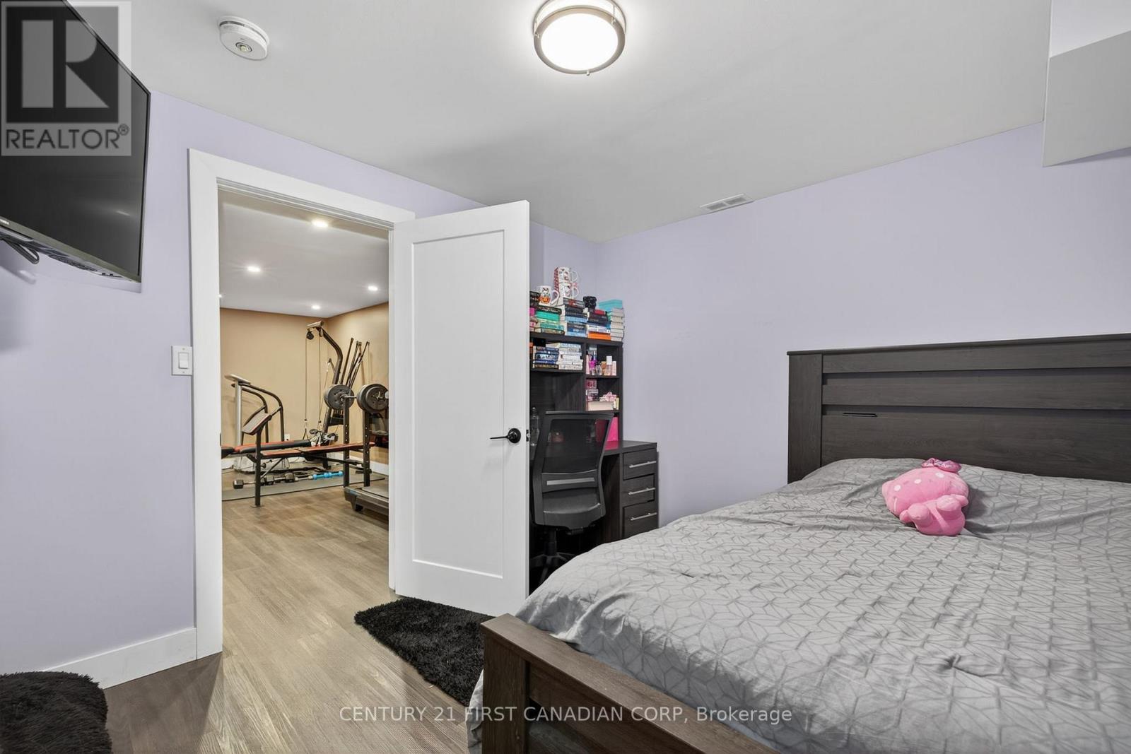 703 ZAIFMAN CIRCLE - 34
