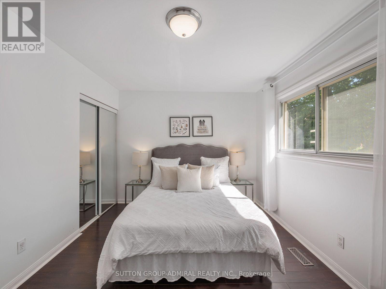 52 SIR BEDEVERE PLACE - Image 22
