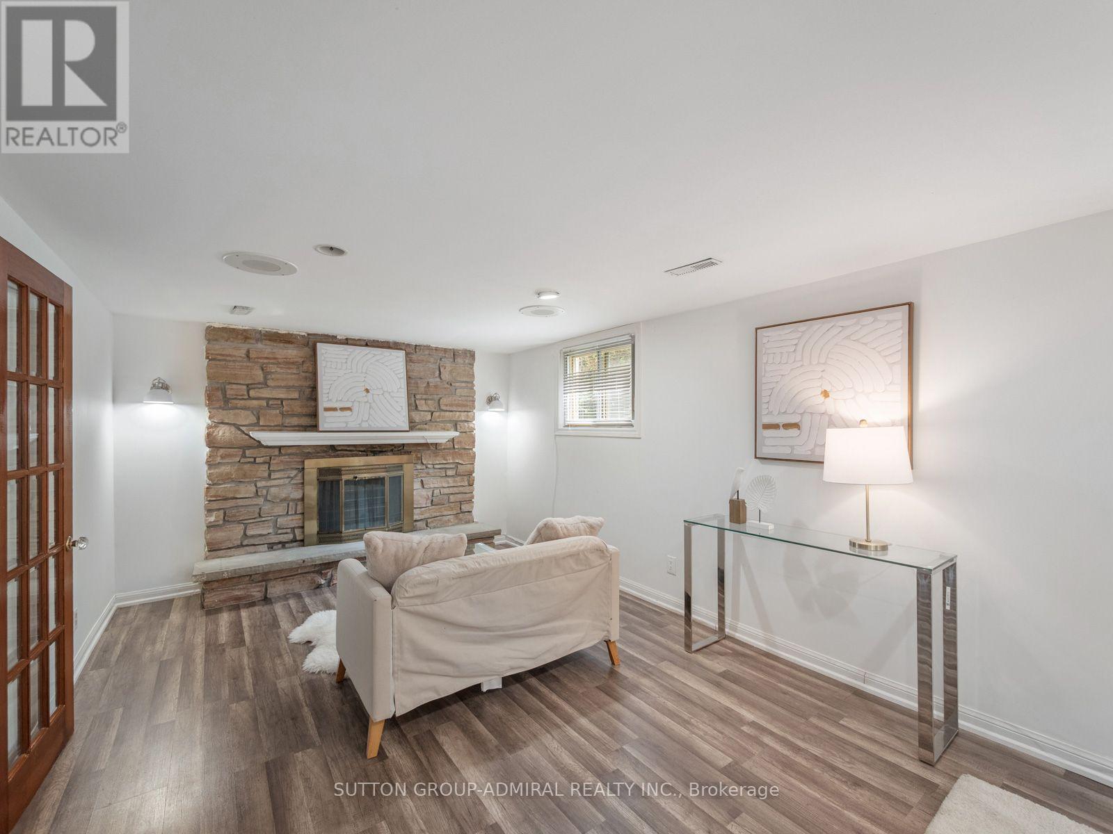 52 SIR BEDEVERE PLACE - Image 28