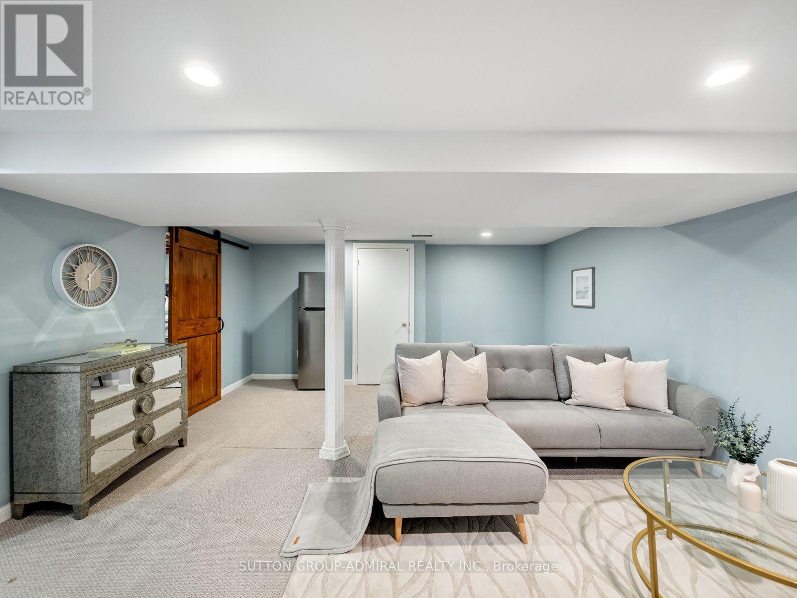 52 SIR BEDEVERE PLACE - Image 34