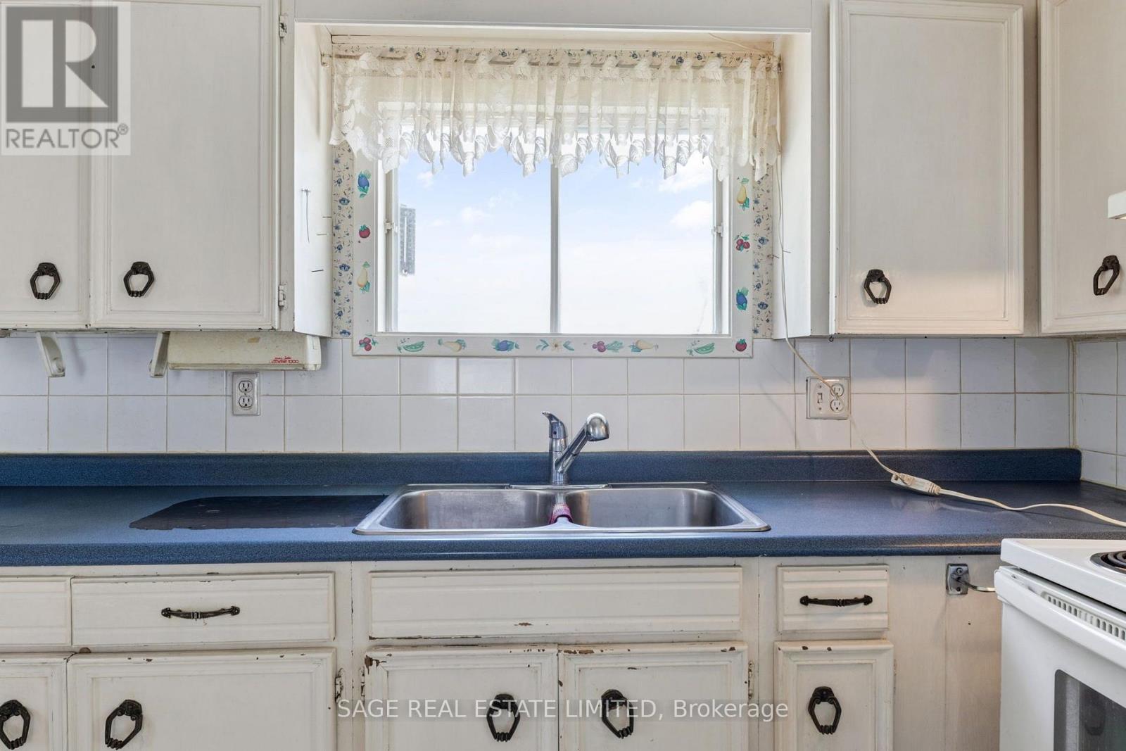 369 QUEEN STREET - Image 17
