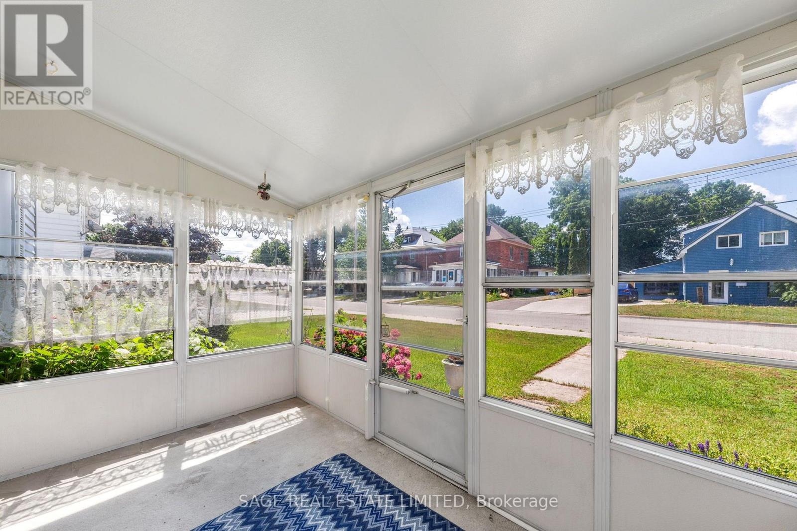 369 QUEEN STREET - 9