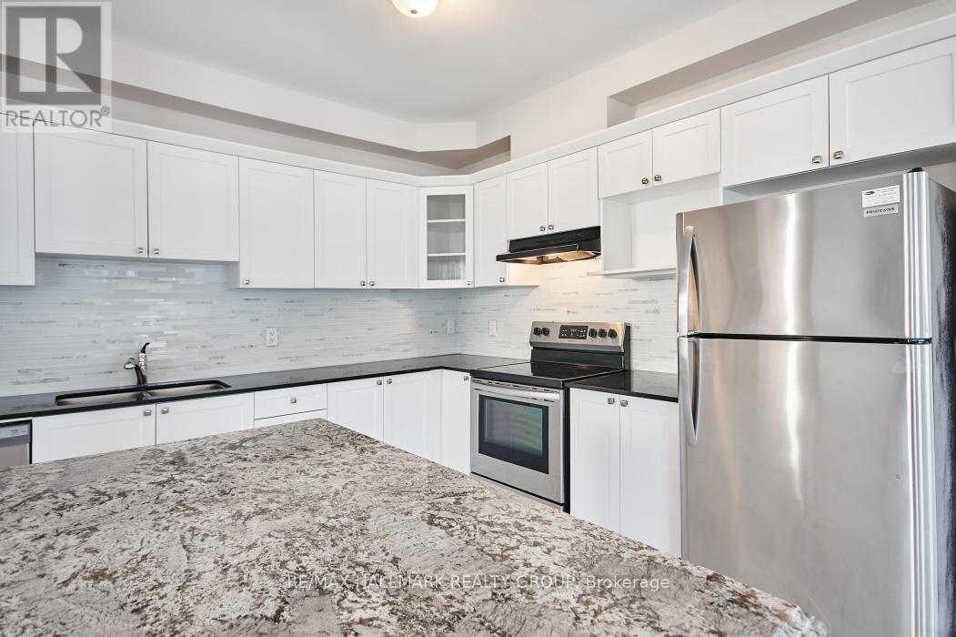 221 MERAK WAY, Ottawa. Luxury613. By Peter Sagos - Image 11