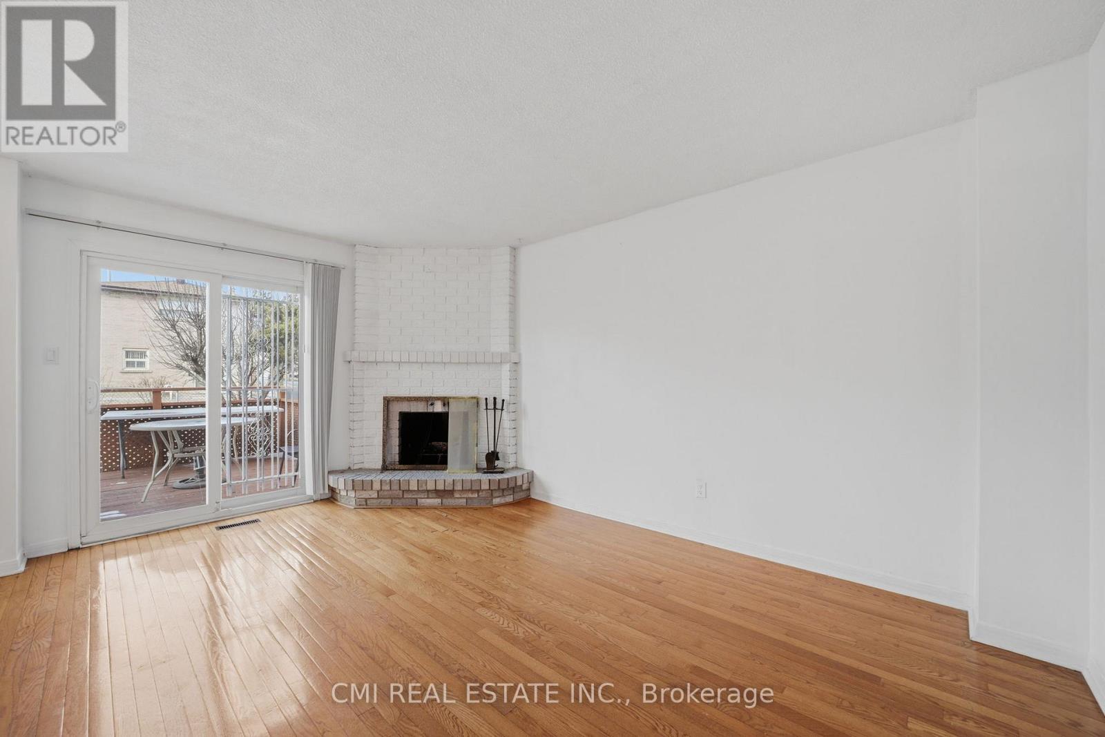 40 GLEN HOLLOW AVENUE - 10