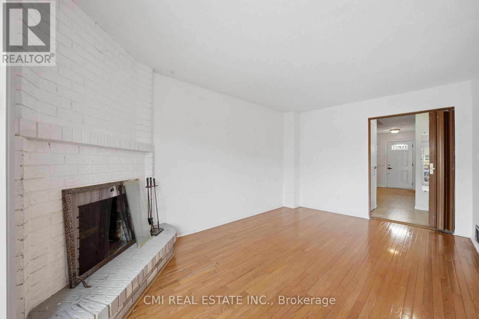 40 GLEN HOLLOW AVENUE - 12