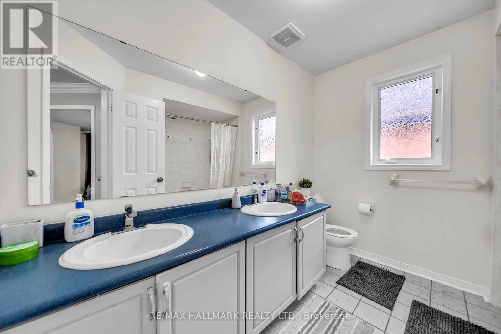 96 OLYMPIA CRESCENT - 12