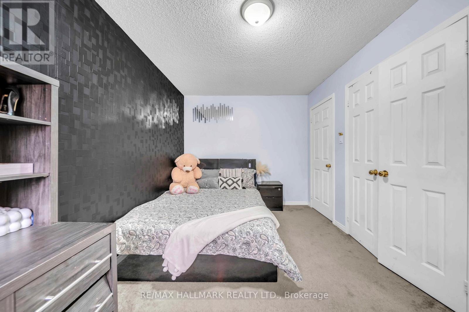 96 OLYMPIA CRESCENT - 13