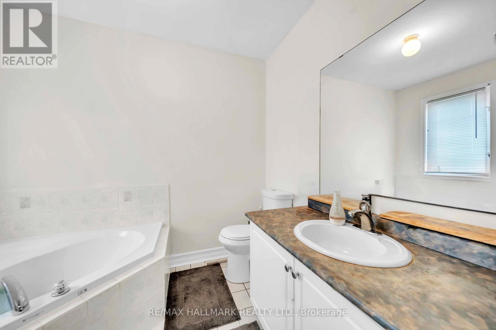 96 OLYMPIA CRESCENT - 15