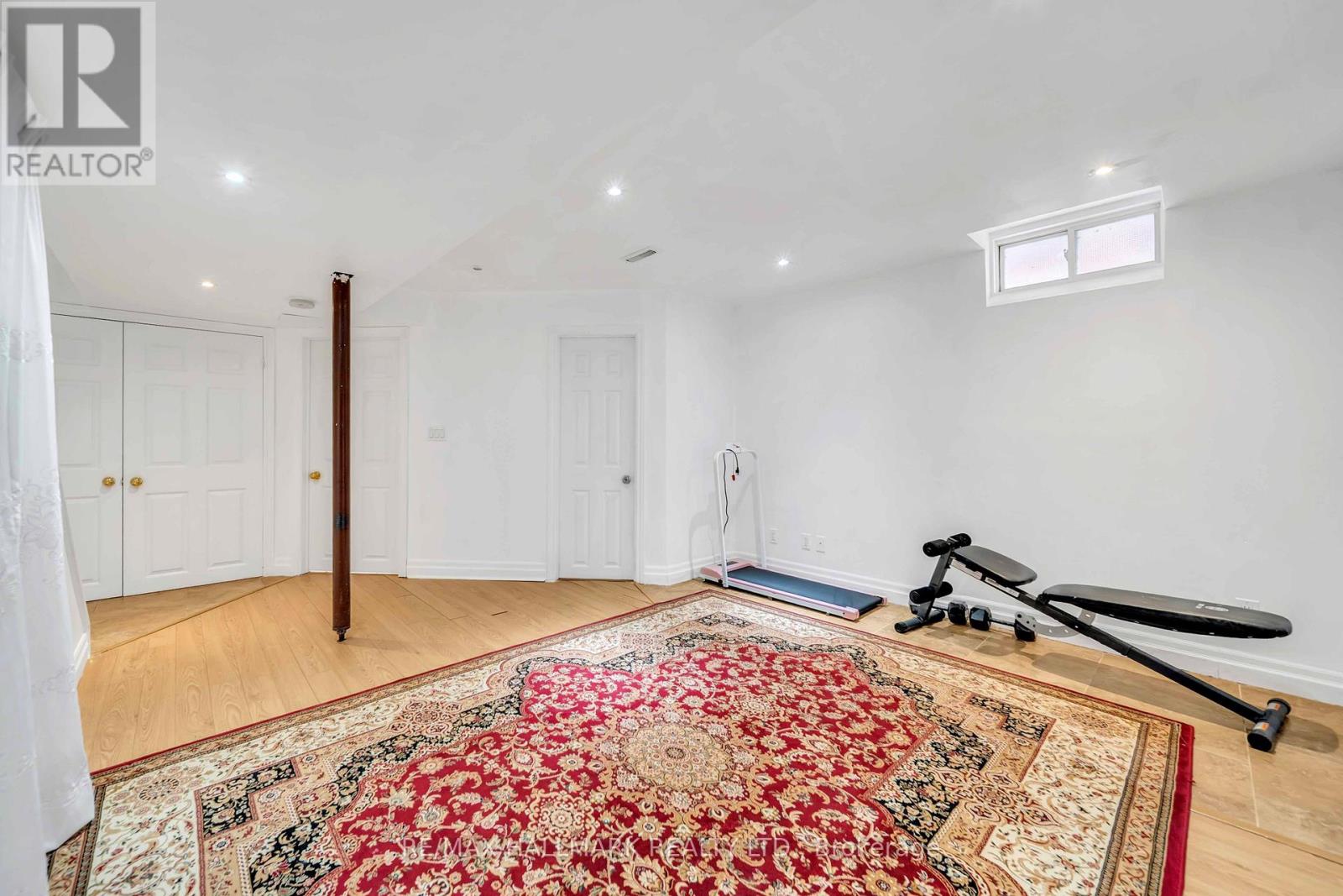 96 OLYMPIA CRESCENT - 17