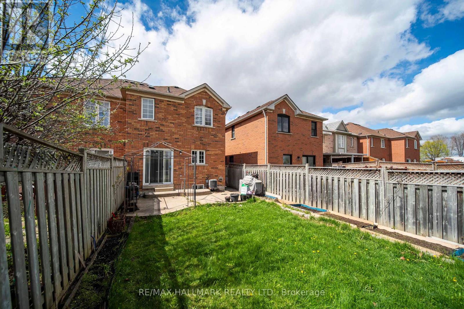 96 OLYMPIA CRESCENT - 24