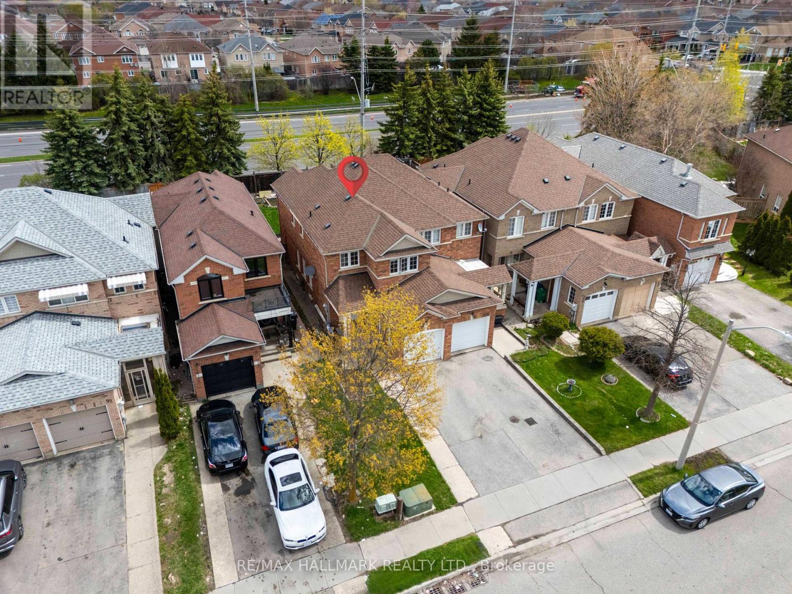 96 OLYMPIA CRESCENT - 27