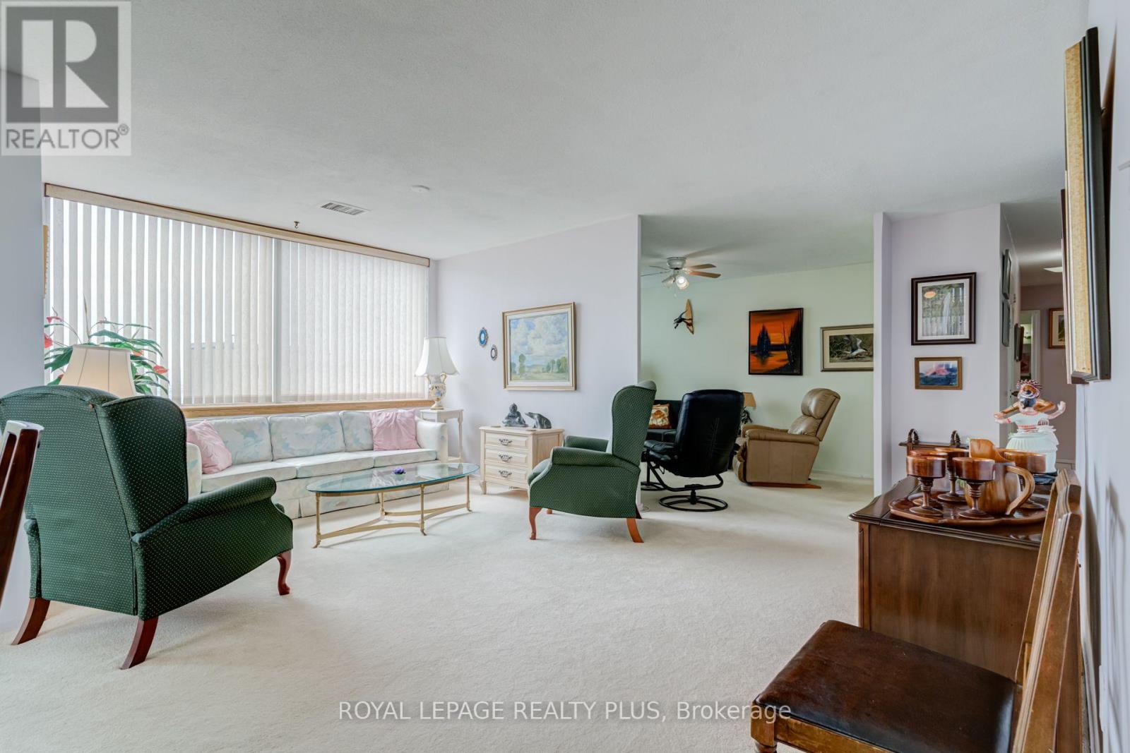 #PH 4 39 STAVEBANK ROAD N - 13