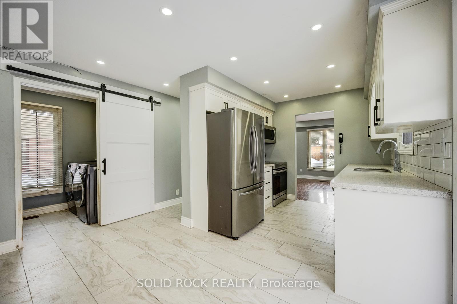 12 TORRANCE WOODS - 20