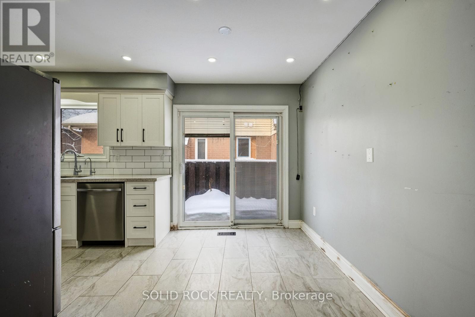 12 TORRANCE WOODS - 21