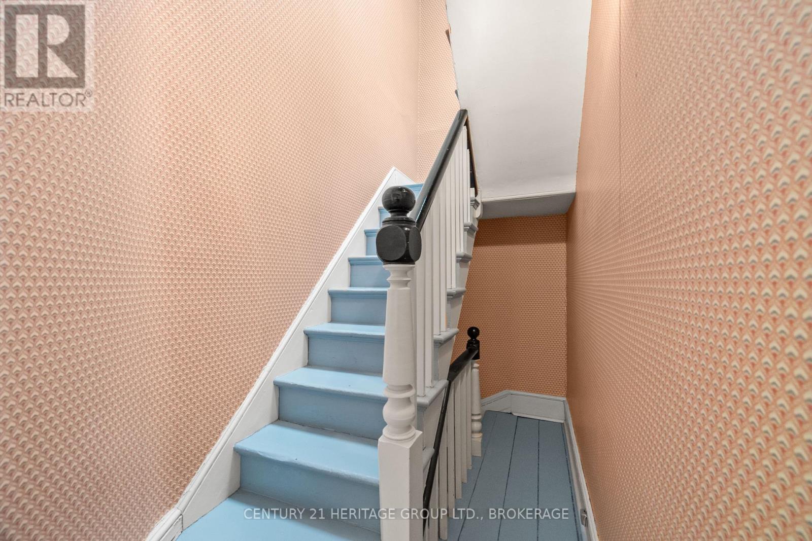 25 WELLINGTON STREET - 34