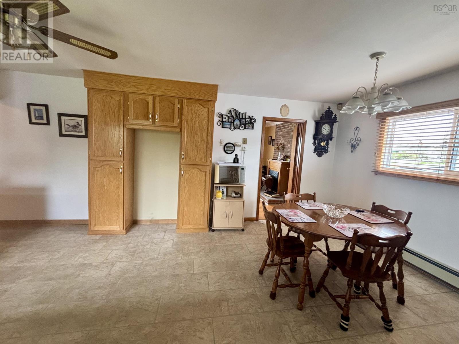 654 Mahon Street - 11