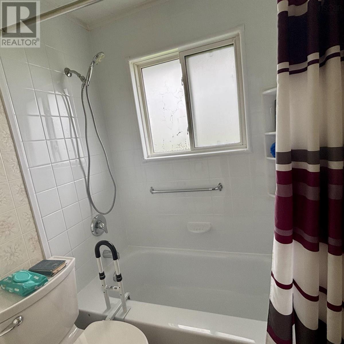 654 Mahon Street - 19