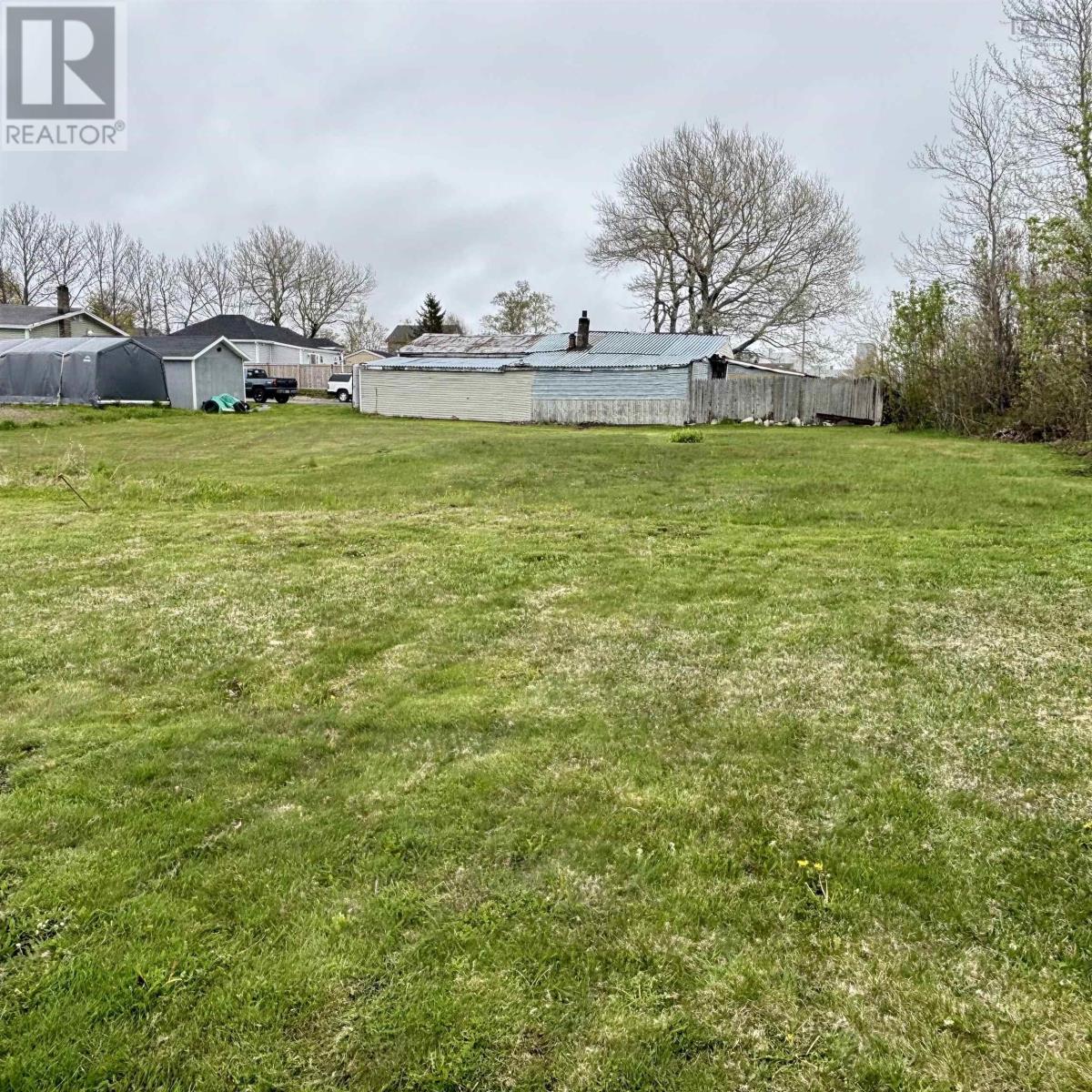654 Mahon Street - 7