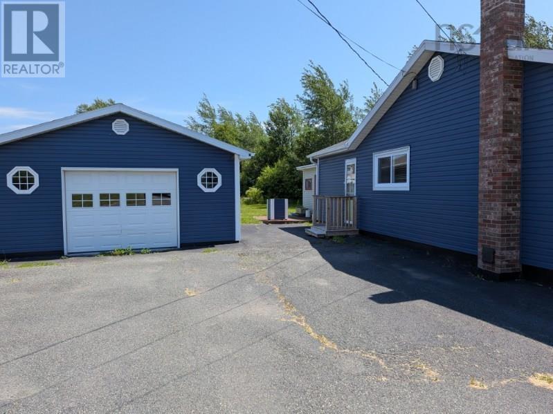 654 Mahon Street - 3
