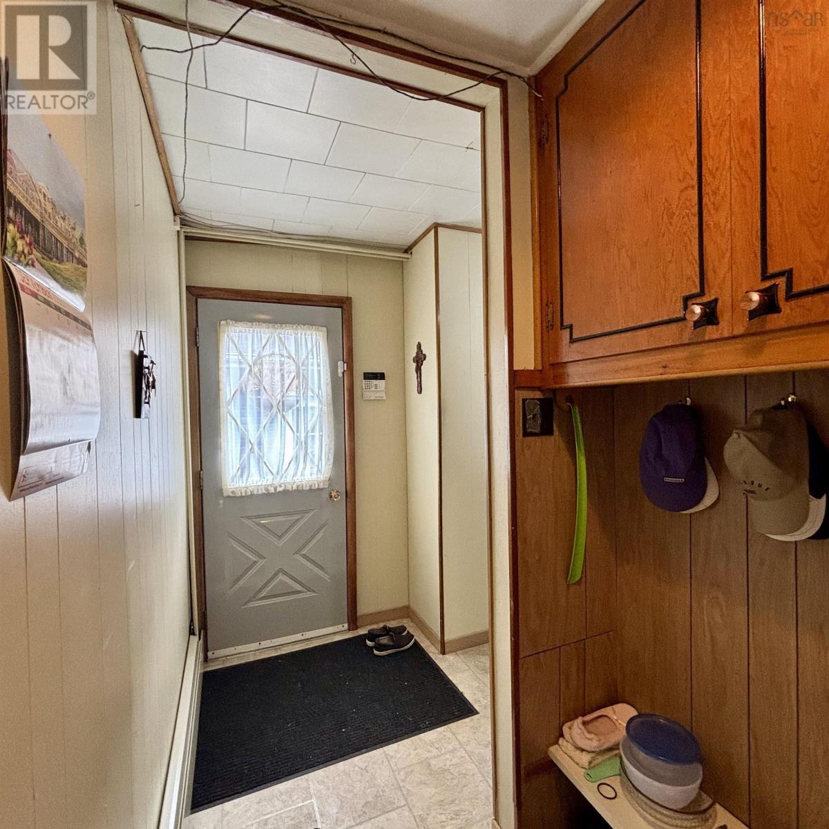 654 Mahon Street - 22