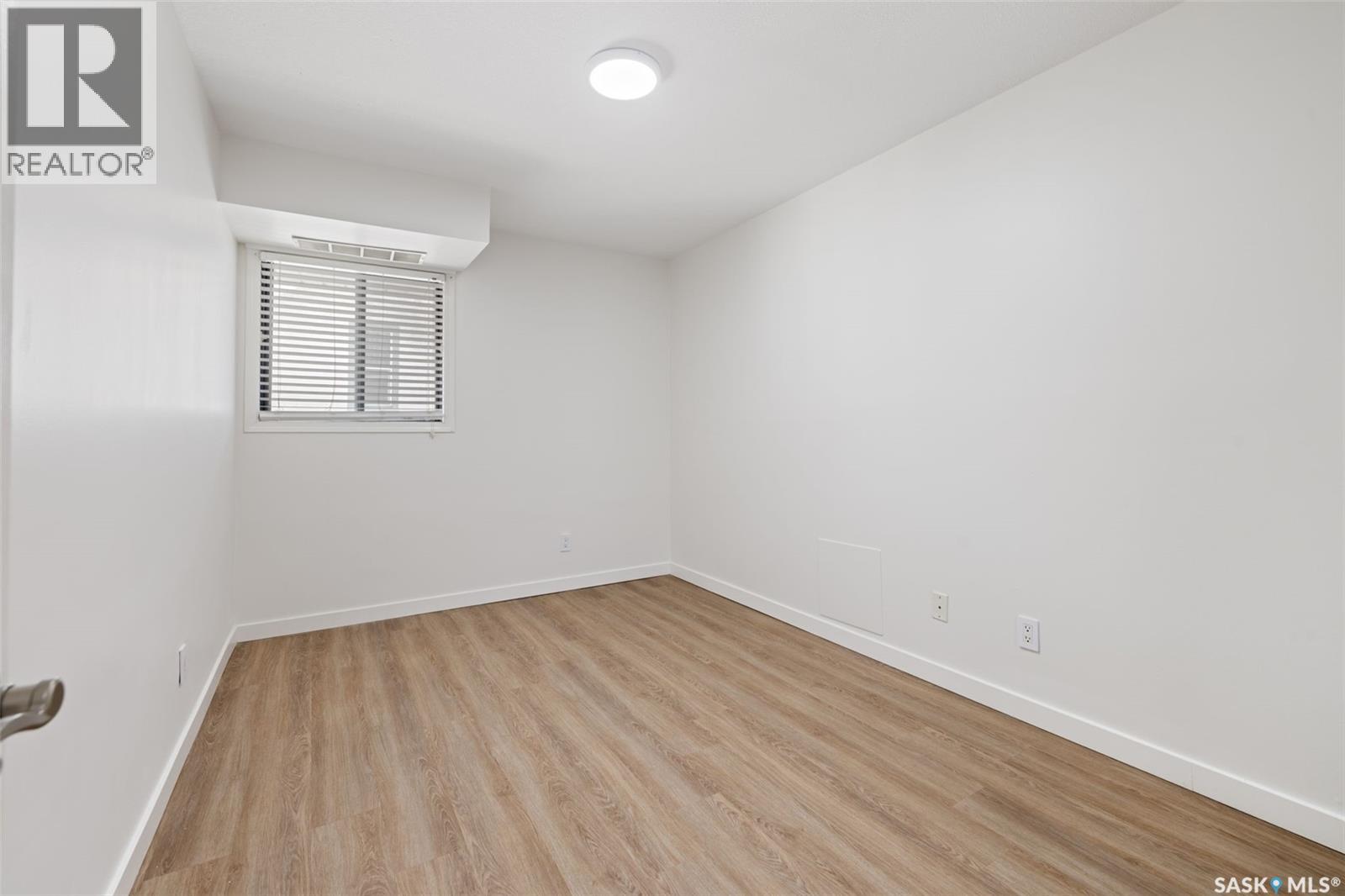 #114 2315 McIntyre STREET - 13