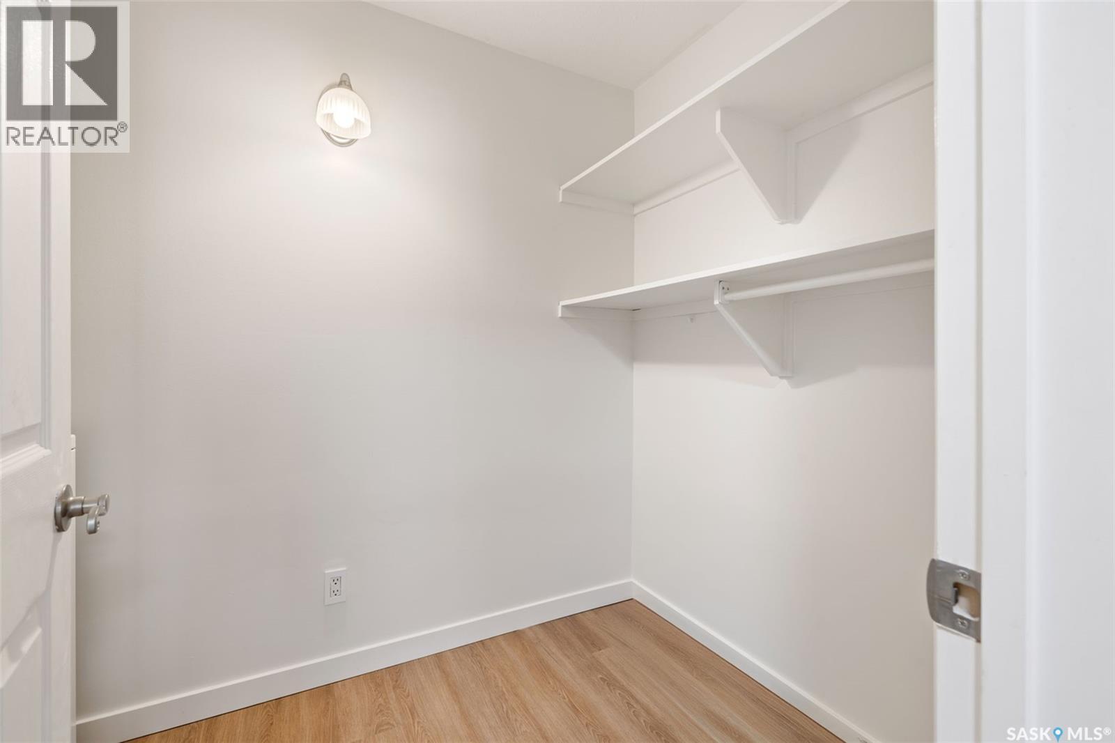 #114 2315 McIntyre STREET - 16