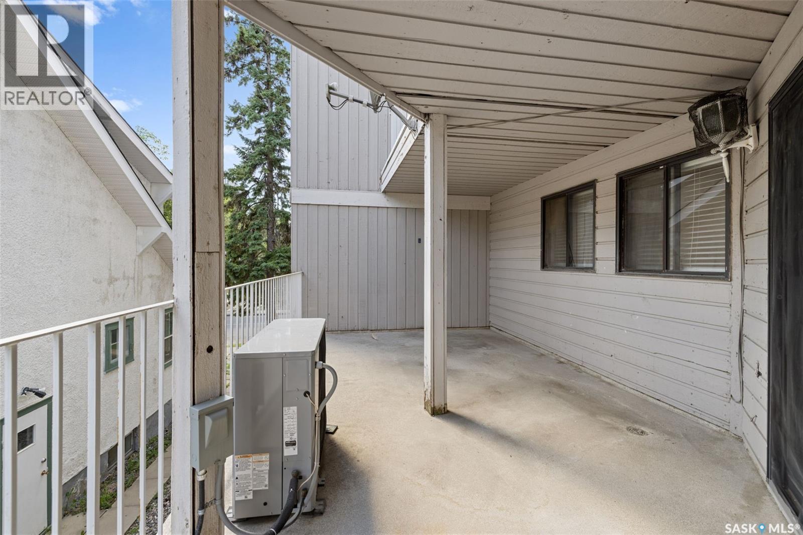 #114 2315 McIntyre STREET - 18