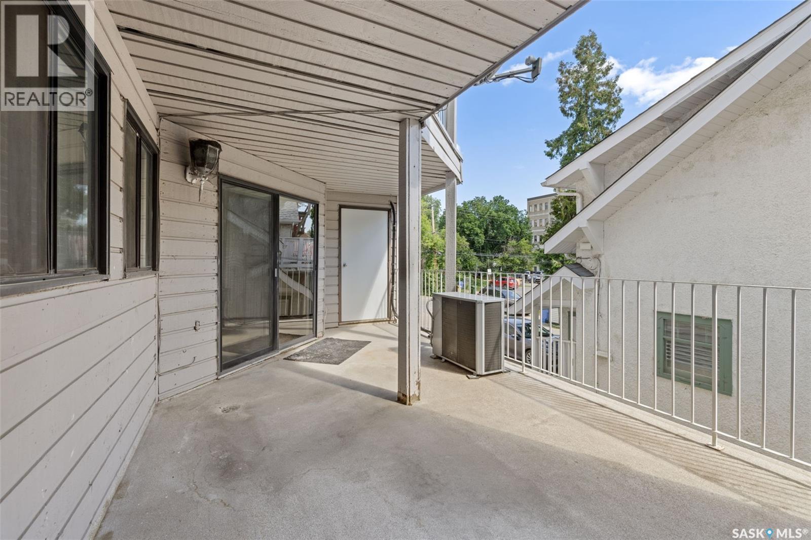 #114 2315 McIntyre STREET - 19