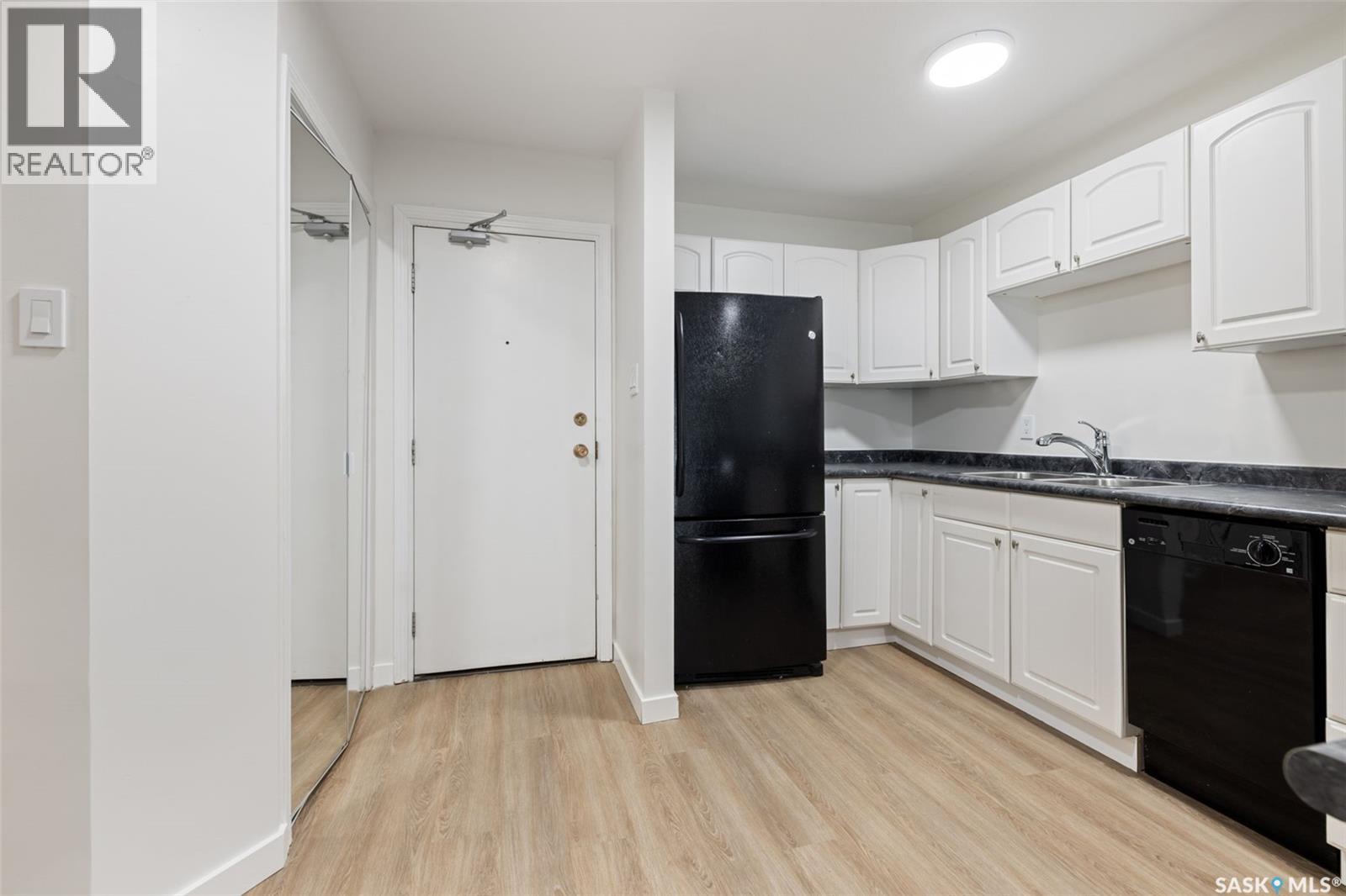 #114 2315 McIntyre STREET - 4