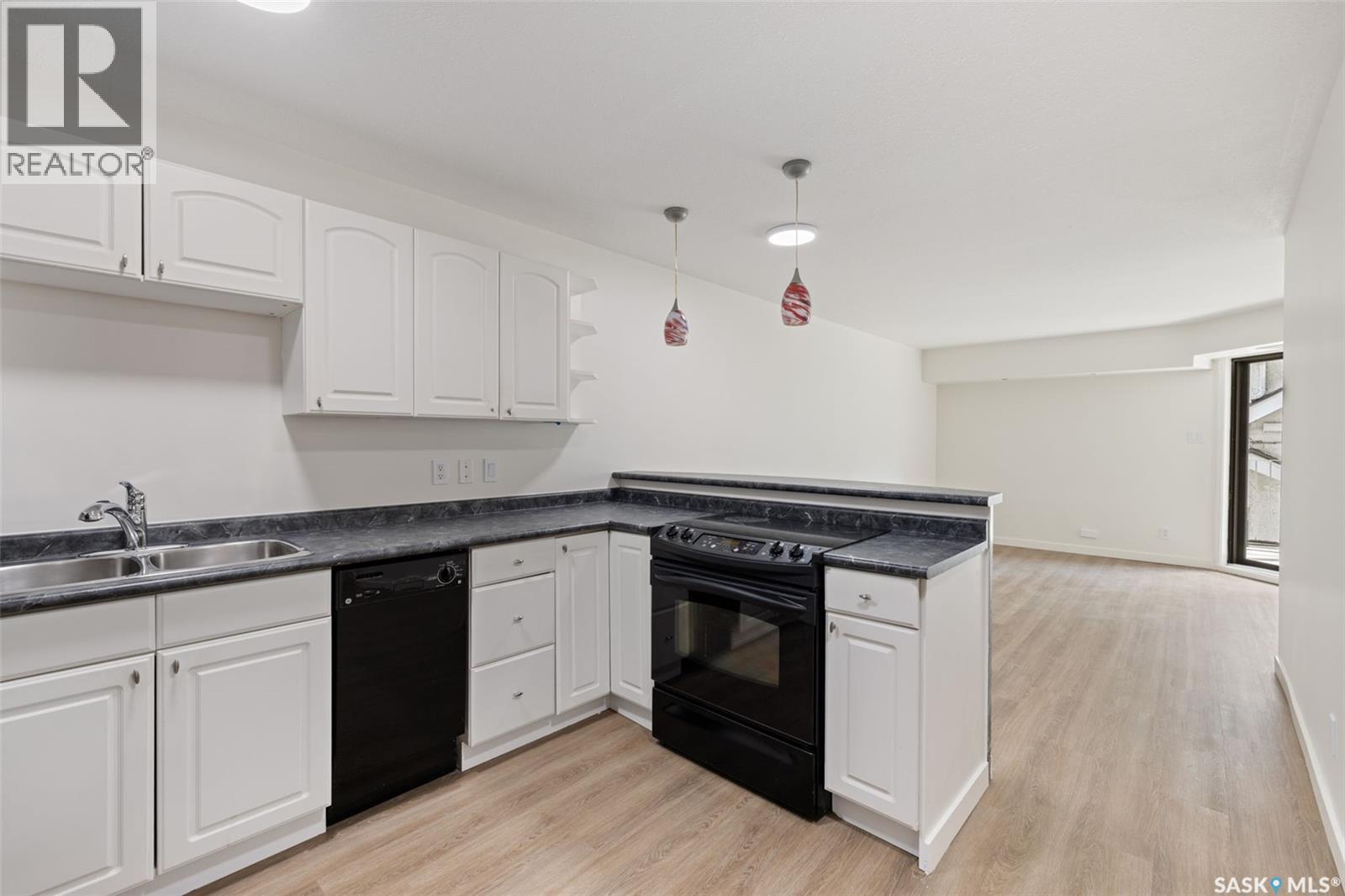 #114 2315 McIntyre STREET - 6