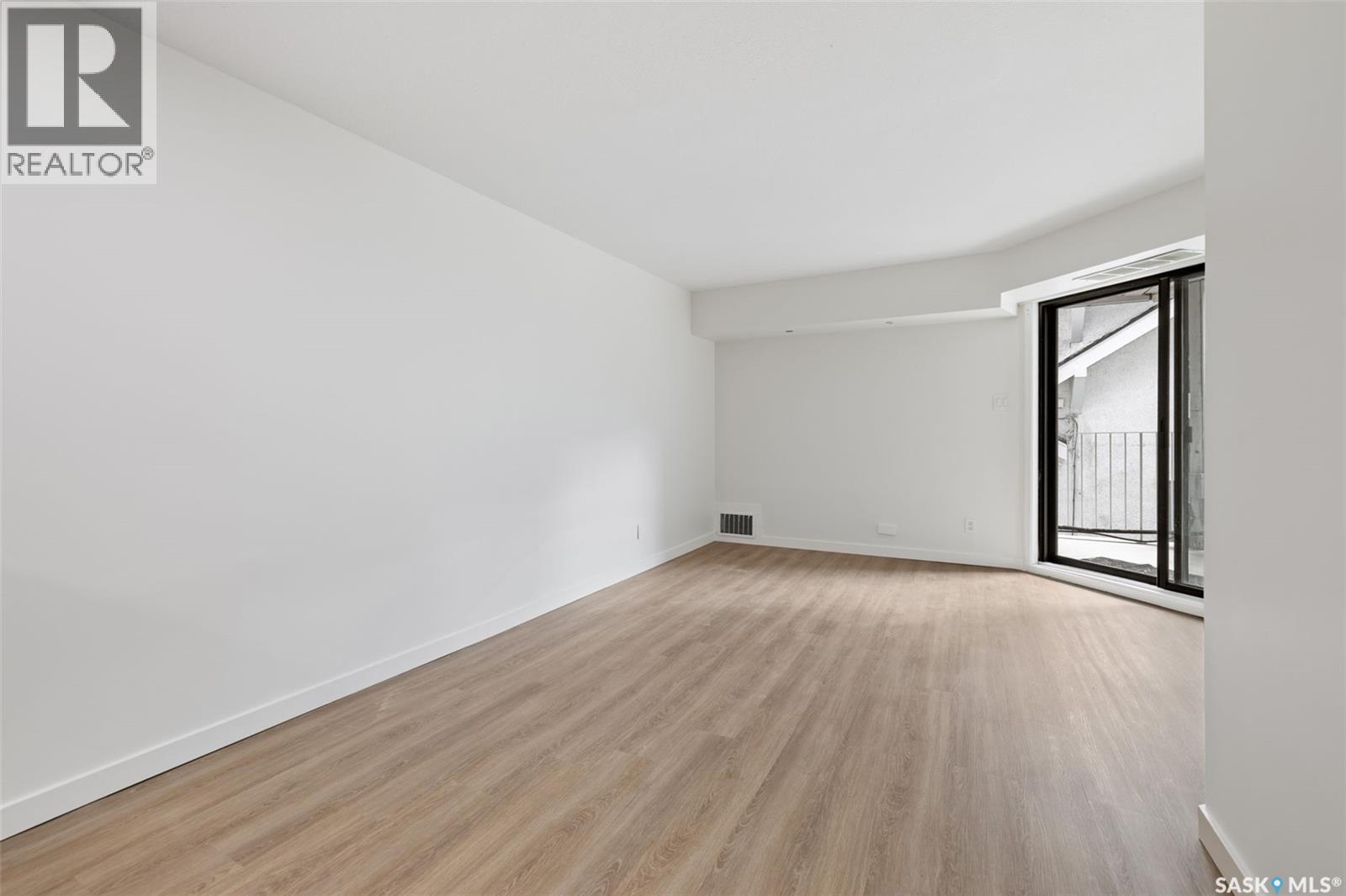 #114 2315 McIntyre STREET - 8