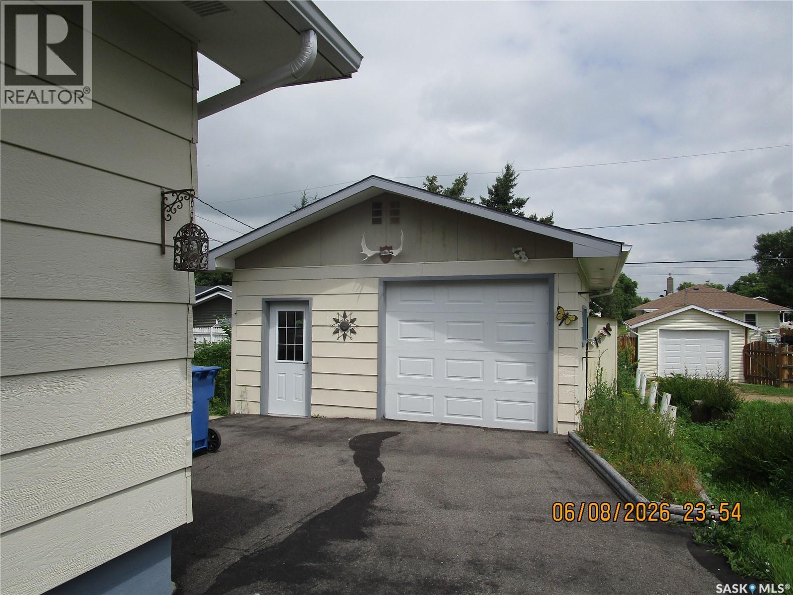 508 6th AVENUE W - 4