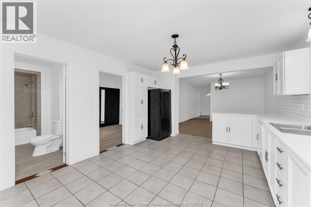 578 BROCK STREET - 11