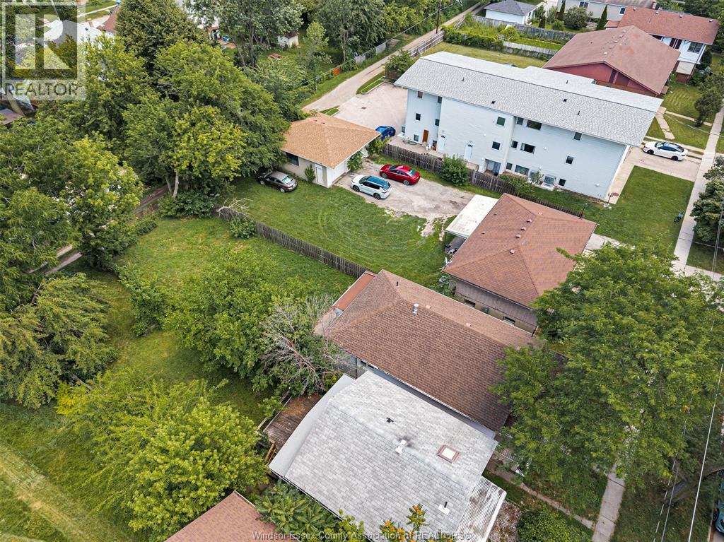 578 BROCK STREET - 33