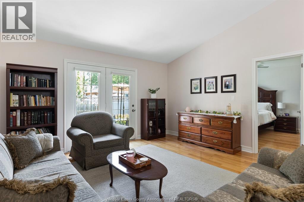 1650 NAPLES CRESCENT - Image 11